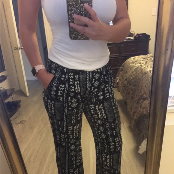 Black and white pattern pants - Picture 3 of 3